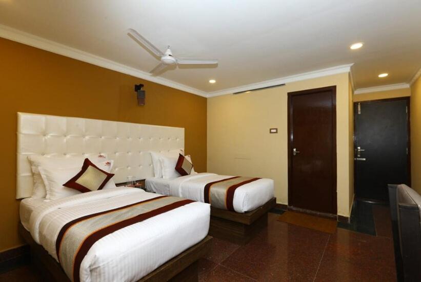 Hotel Titanium Tower Chennai Esterno foto