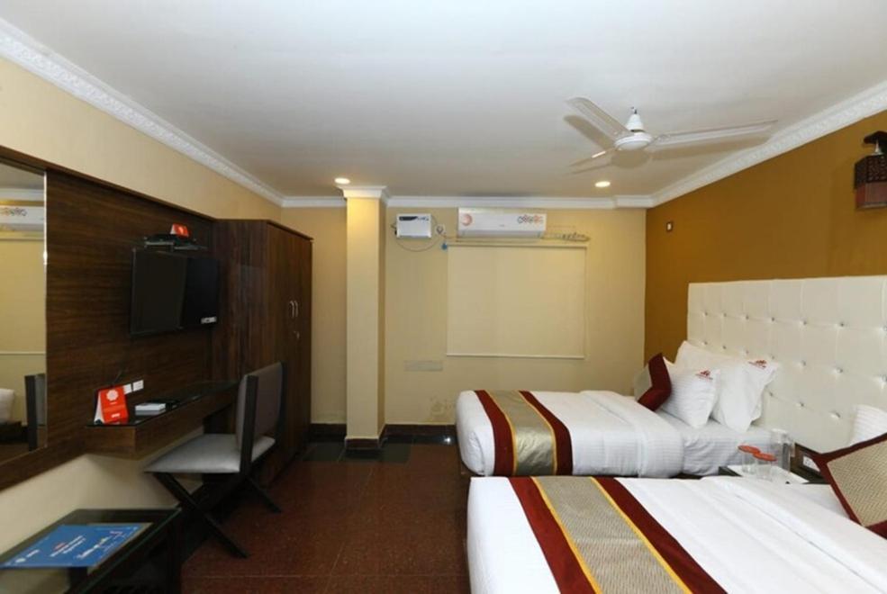 Hotel Titanium Tower Chennai Esterno foto
